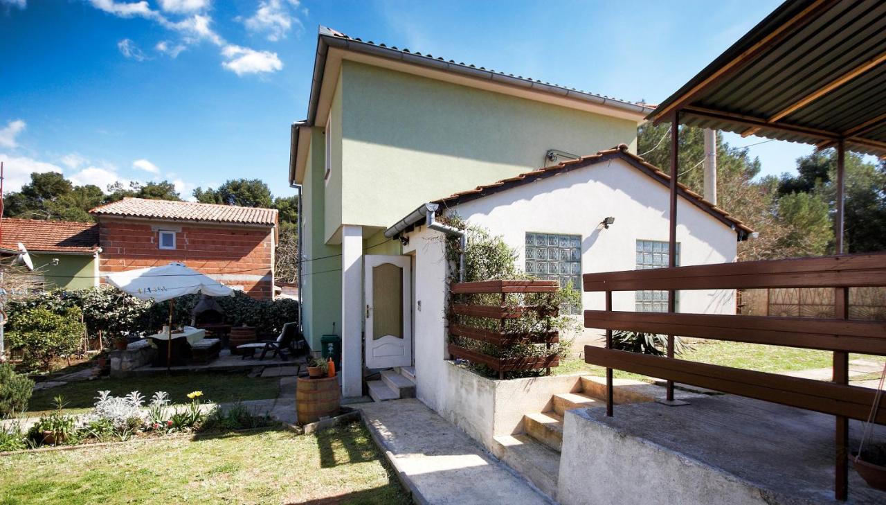 Green House Apartment Pula Exterior foto